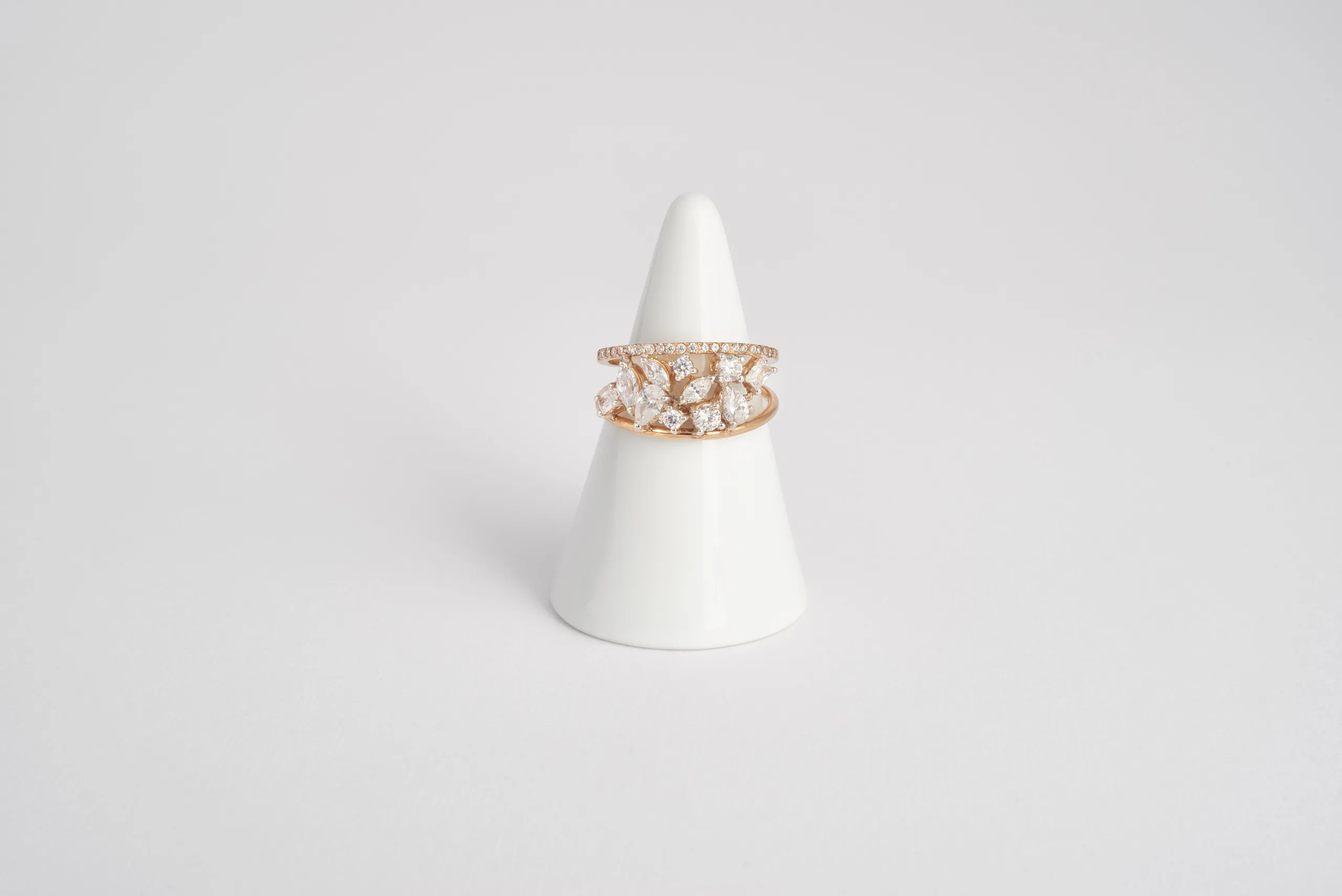 Anello Mille e una Notte in oro giallo 18kt con costellazione di diamanti multi-taglio, Monica Candido Gioielli Milano - 1