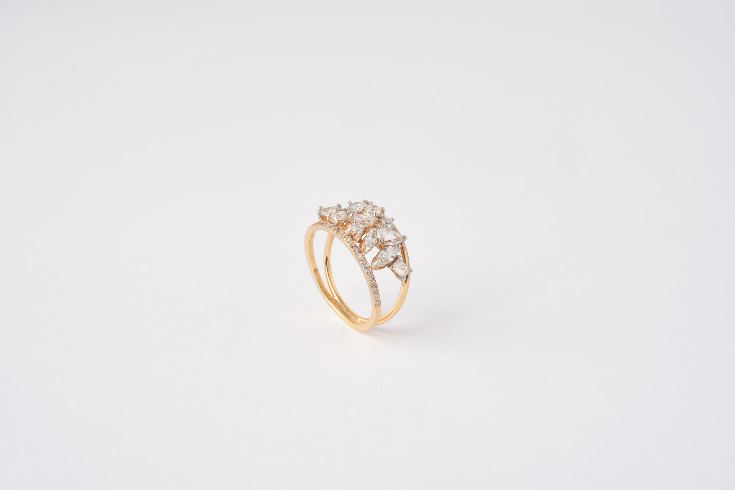 Anello Mille e una Notte in oro giallo 18kt con costellazione di diamanti multi-taglio, Monica Candido Gioielli Milano - 2