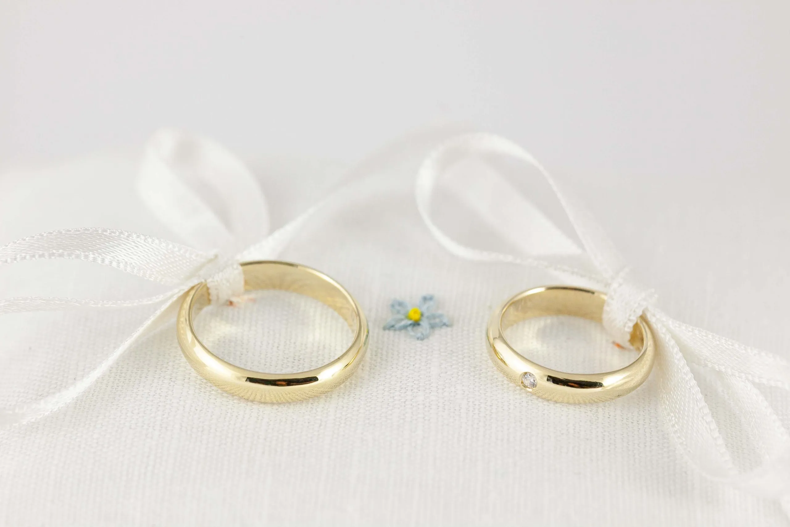 Fedi nuziali classiche artigianali in oro 18kt, Monica Candido Gioielli Milano - 10