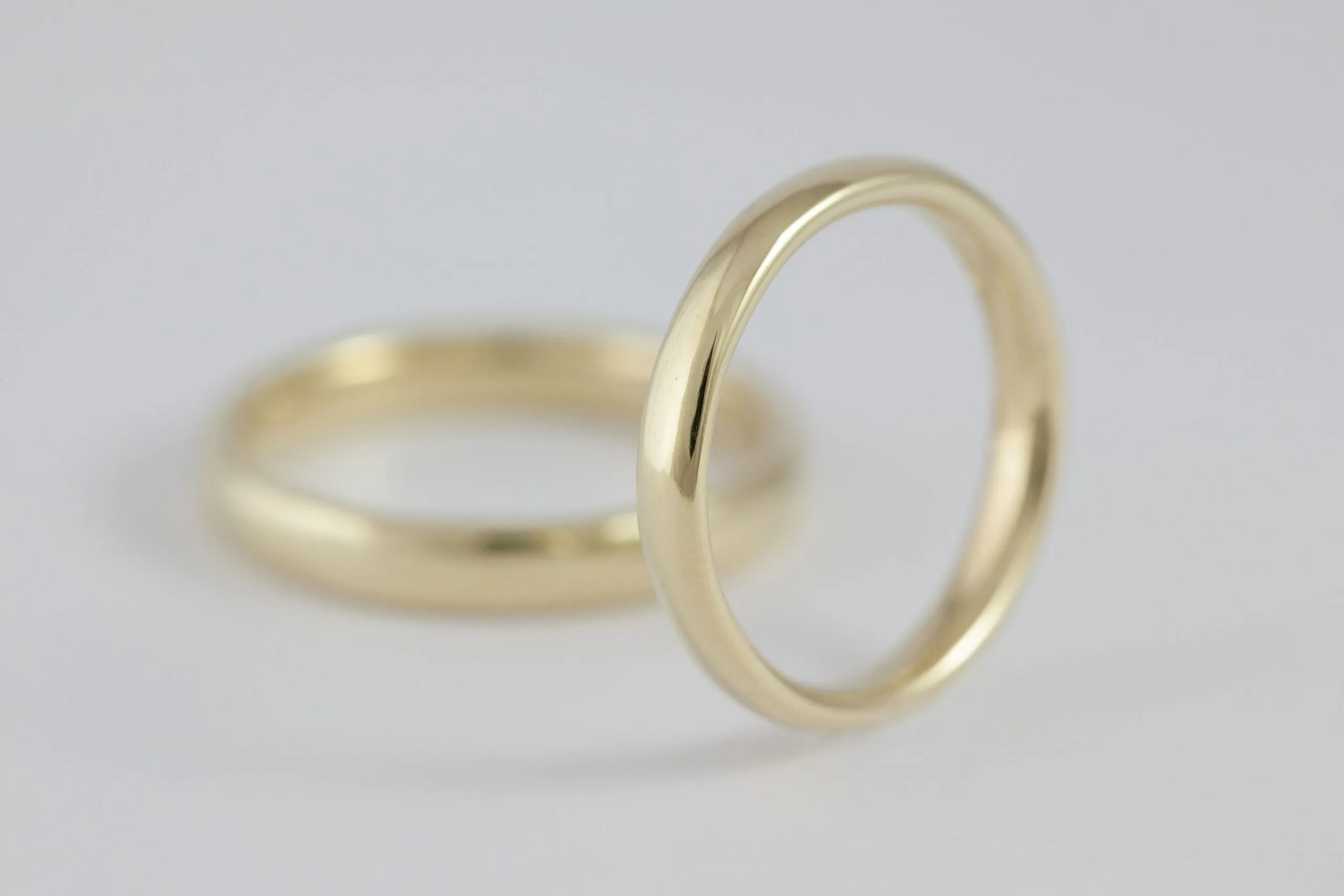 Fedi nuziali comode comfort fit artigianali in oro 18kt, Monica Candido Gioielli Milano - 4