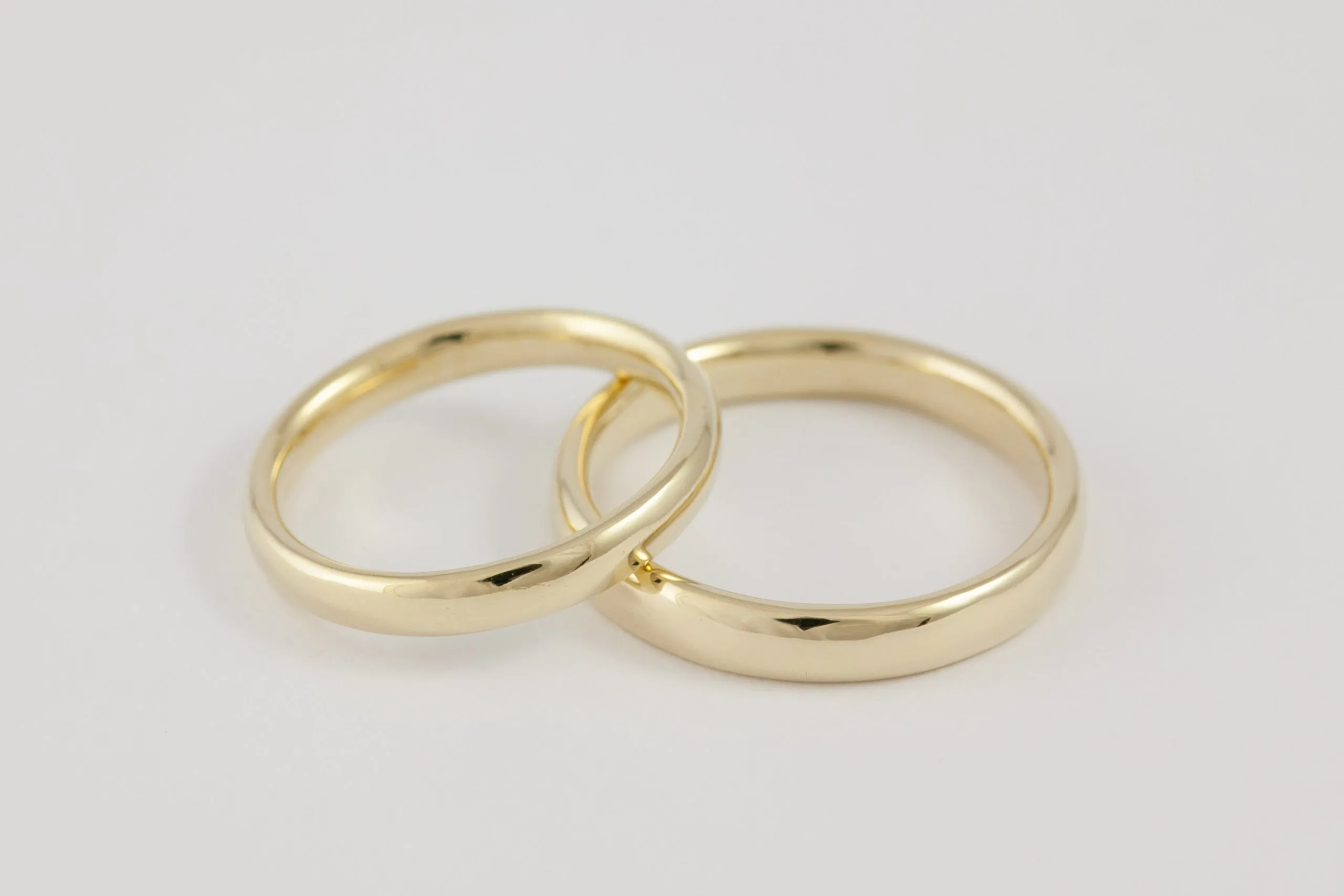 Fedi nuziali comode comfort fit artigianali in oro 18kt, Monica Candido Gioielli Milano - 5