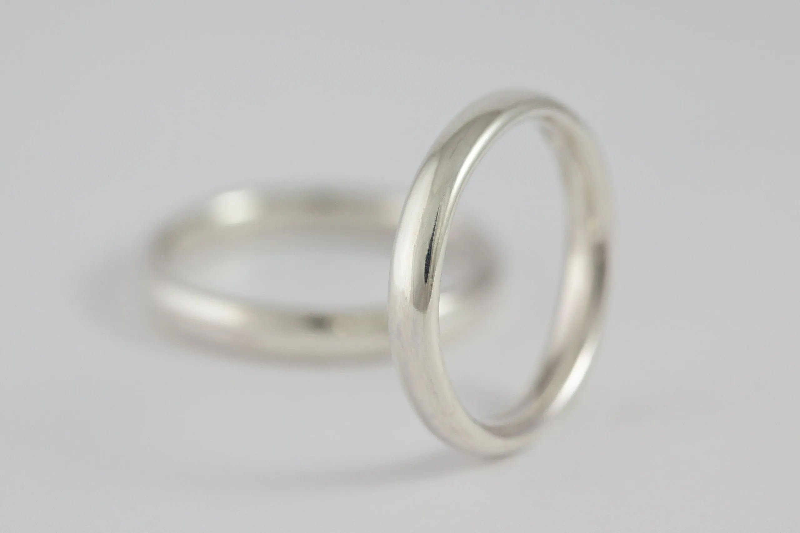 Fedi nuziali comode comfort fit artigianali in oro 18kt, Monica Candido Gioielli Milano - 7