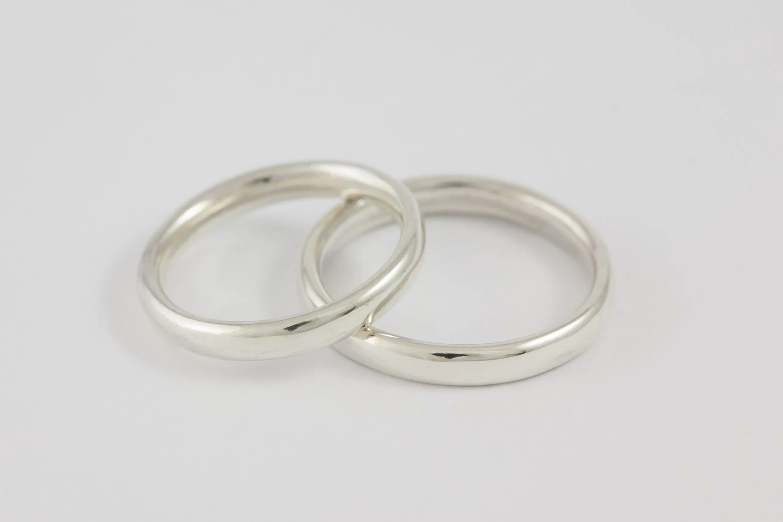 Fedi nuziali comode comfort fit artigianali in oro 18kt, Monica Candido Gioielli Milano - 8