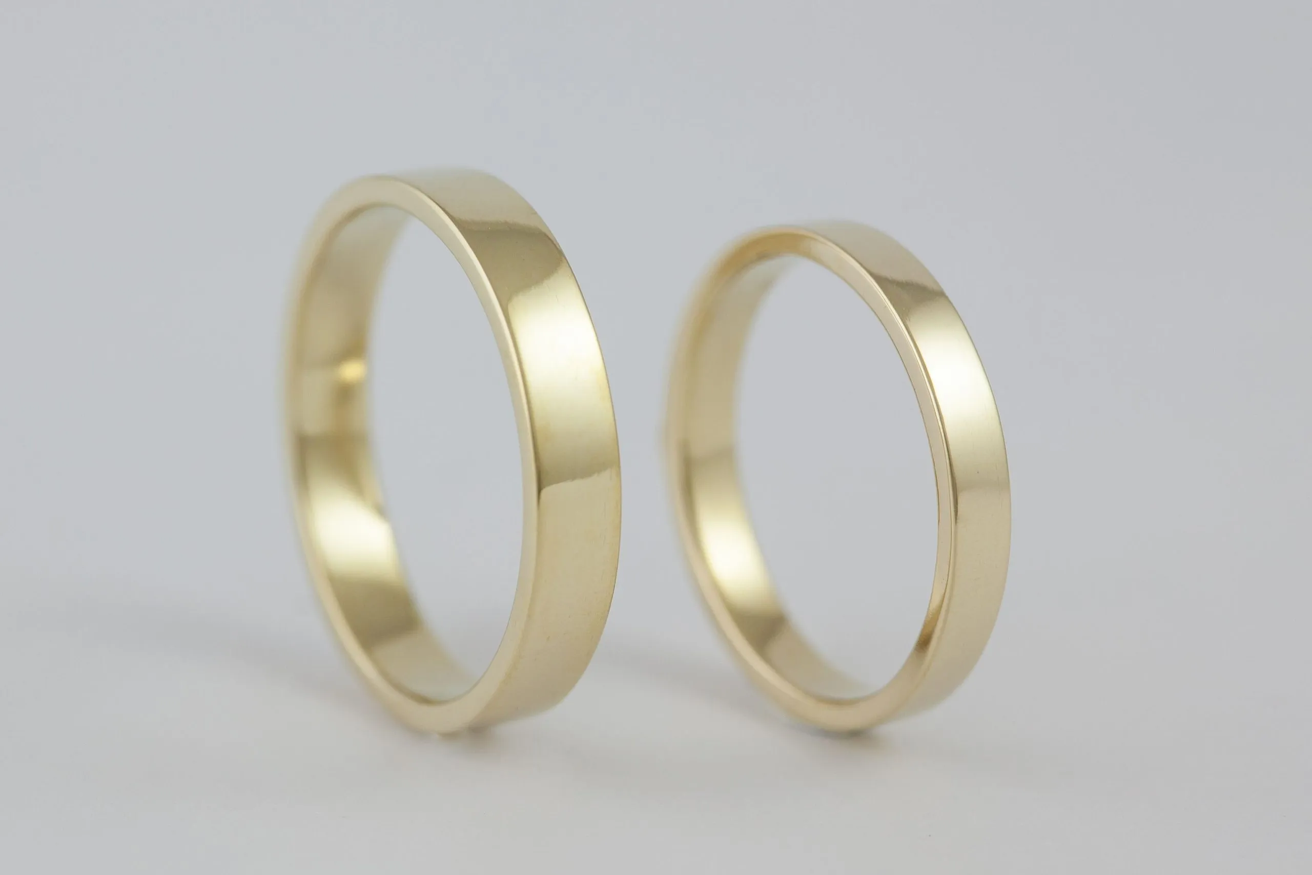 Fedi nuziali a fascetta artigianali in oro 18kt con design geometrico, Monica Candido Gioielli Milano - 6