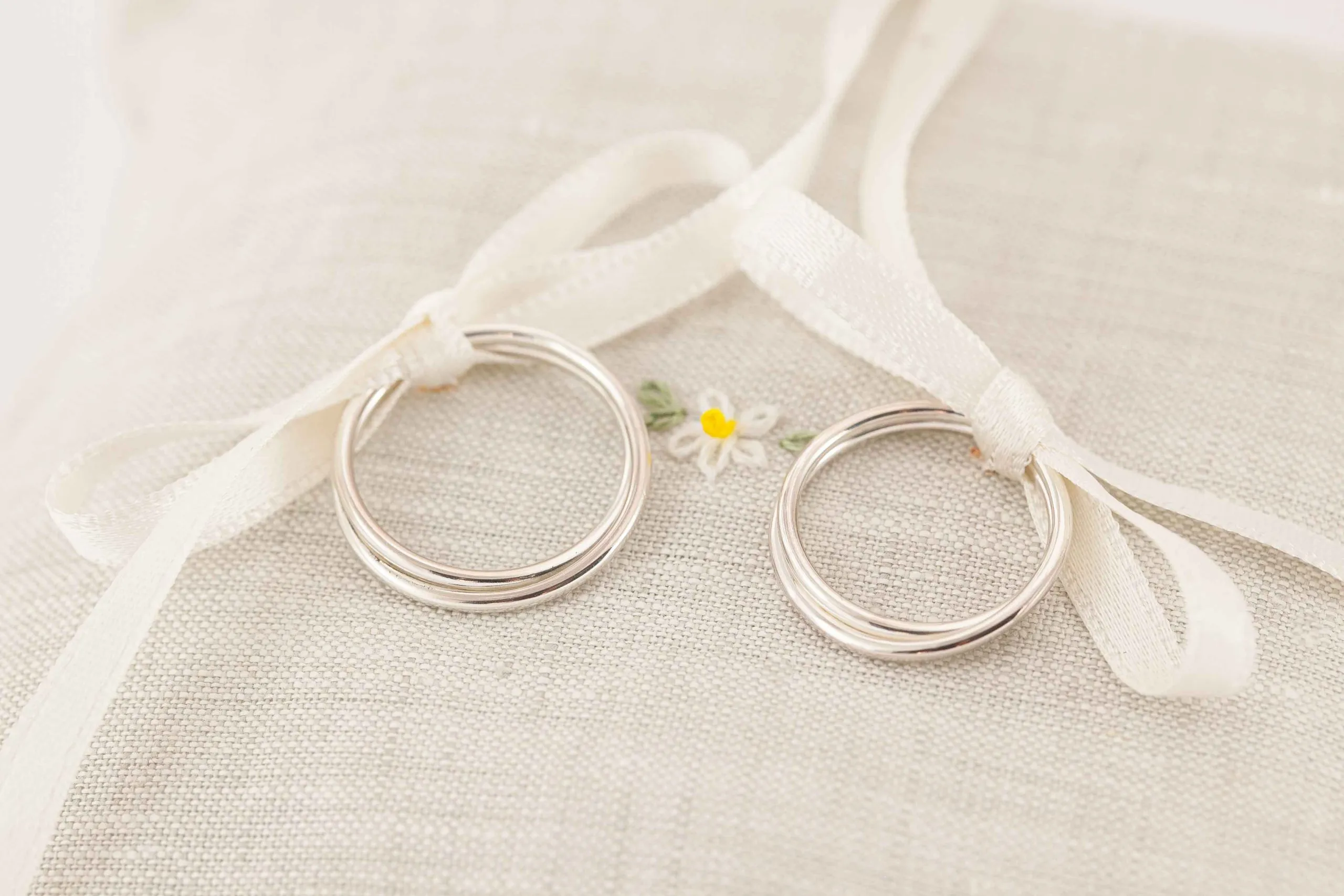 Fedi nuziali intreccio artigianali in oro 18kt con doppio filo intrecciato, Monica Candido Gioielli Milano - 12