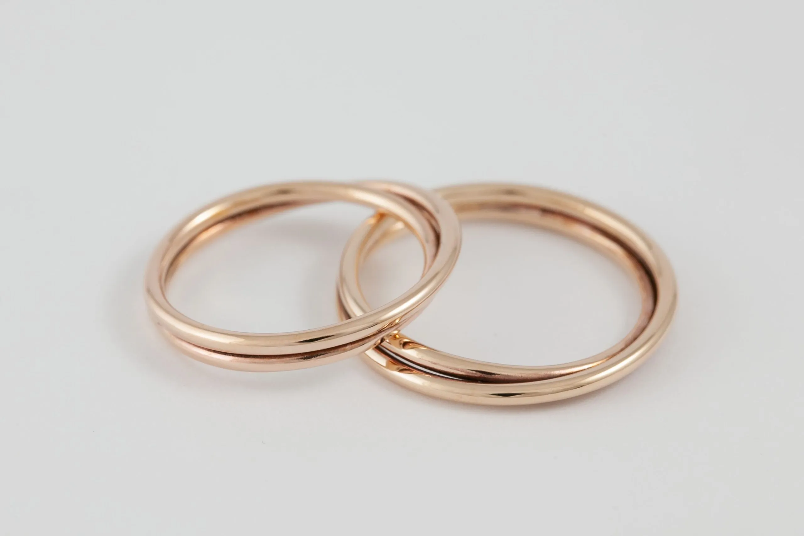 Fedi nuziali intreccio artigianali in oro 18kt con doppio filo intrecciato, Monica Candido Gioielli Milano - 3