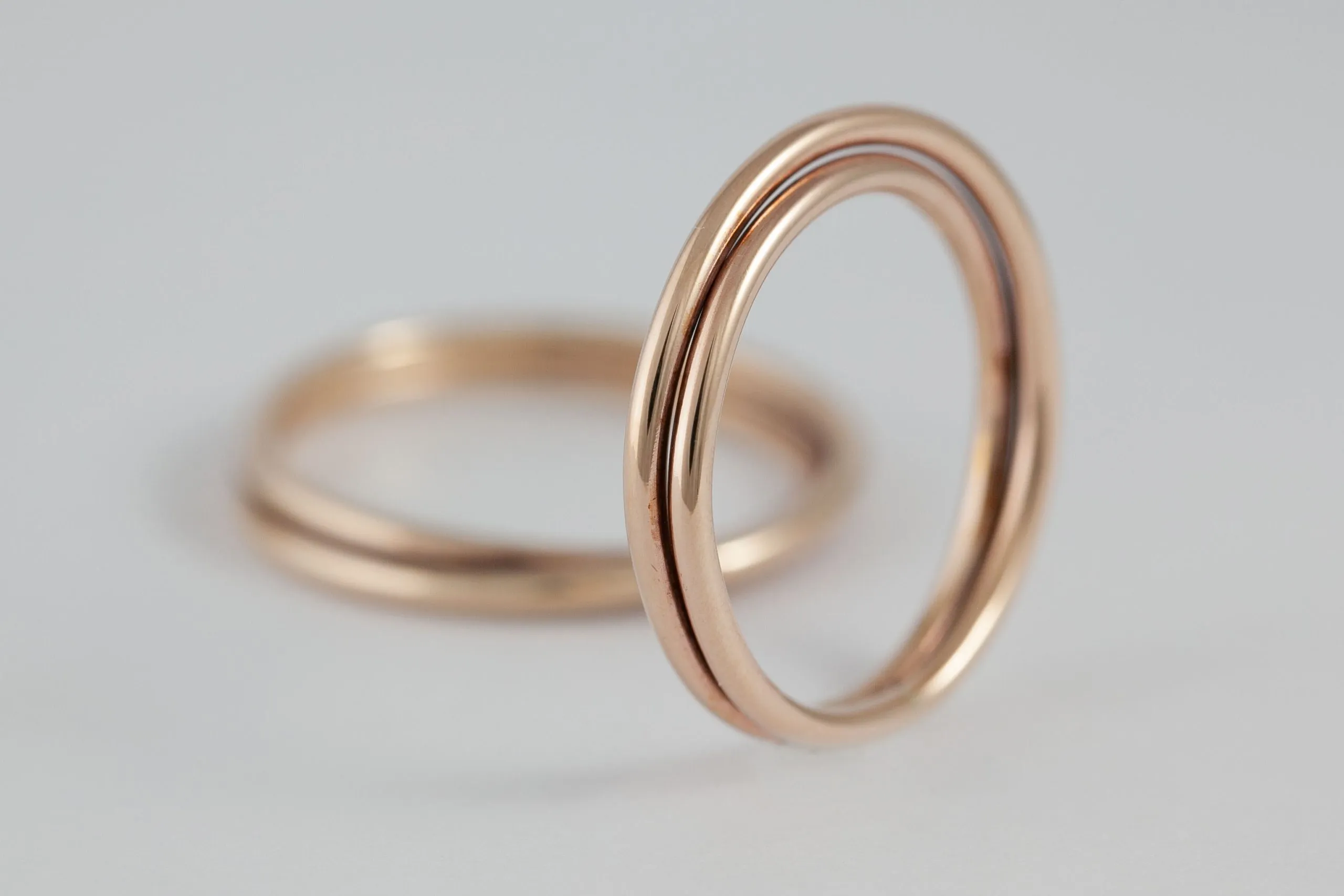 Fedi nuziali intreccio artigianali in oro 18kt con doppio filo intrecciato, Monica Candido Gioielli Milano - 4